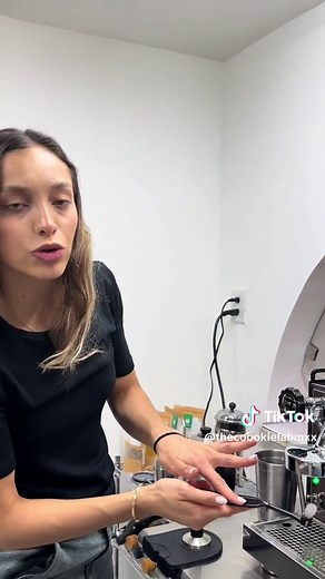 Te comparto mi manera de limpiar la @Rocket Espresso #rocketapartamento #coffeetiktok