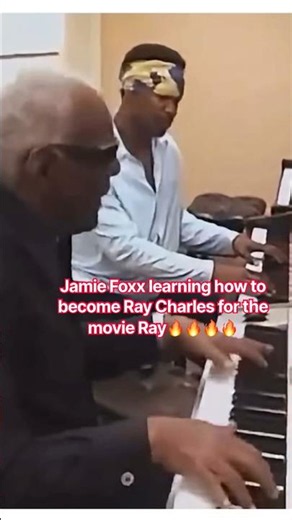 Jamie Foxx￼ learning how to become Ray Charles for the movie Ray🔥🔥💯💯￼