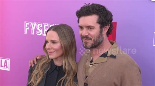 UNCAPTIONED: Kristen Bell opens up on steamy scene with Adam Brody