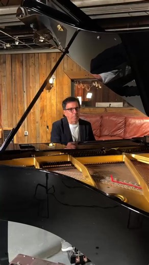 Where else can you find legendary players from Chicago, Billy Joel, Phil Collins, Steely Dan, Styx and more—all in one place? 🎶 Studio D’lux — led by Doug Kistner (TSO, John Waite) Featuring Bill Champlin, Liberty DeVitto, Leland Sklar, Elliott Randall, Glen Burtnik friends 👉 Order now: dekoentertainment.com/inthesquare/studio-d'lux | Deko Entertainment