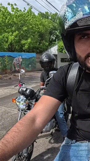 ⚠️ Tengan mucho cuidado… Esto me pasó en un semáforo. 😱🥵🔥 #motovlog #alerta #didi #viral #motos