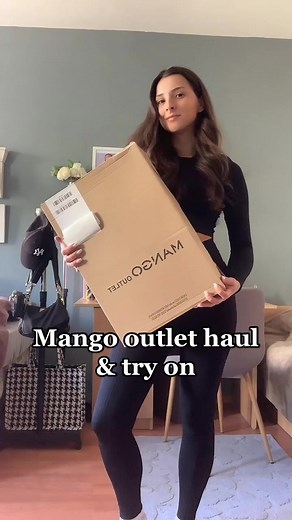 The scarf 🫠🫶🏻 #mangooutlet #mangohaul #mangotryon #mangotryonhaul #mangooutlethaul #mangooutlet2022