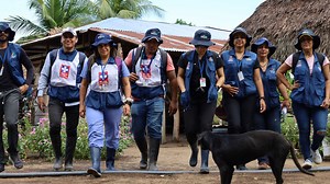 207K views · 14K reactions | En La Guajira y otras regiones apartadas, cumplimos con hospitales nuevos y remodelados, ambulancias, lanchas y personal calificado en atención básica y especializada, garantizando el derecho a la salud donde antes el Estado no llegaba. Esta es nuestra Reforma a la Salud, que ofrece atención oportuna cerca de los hogares, con Equipos Básicos de Salud llevando el servicio directamente a la comunidad. | Gustavo Petro | Facebook