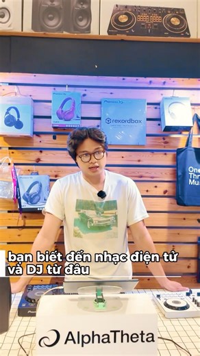 Gặp gỡ bạn Hoàng tại FreeClass của AlphaTheta Vietnam