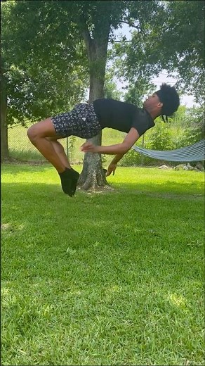 HIGH DEATH DROP MAJORETTE STUNT #majorette #majorettedance #roadto10k #majorettes #deathdrop