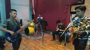 The New Look Band featuring Men's Taraki Team. 🎸 #TinubosNgPag_ibigPractice_01302020 Enya ngay ladies, intayon a. 😆 | Hans BN