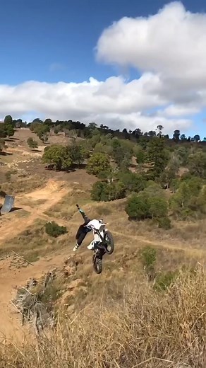 Exciting FMX Skills Demonstration by Peter Bowden
