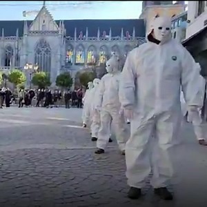 375 reactions · 619 shares | D'après un rapport de The Economist, les libertés individuelles et démocratiques ont reculé de près de 70% dans le monde à cause de la pandémie. Nos démocraties sont-elles en danger ? Via Vox Pop.  arte.app.link/VoxPop | ARTE Info | Facebook