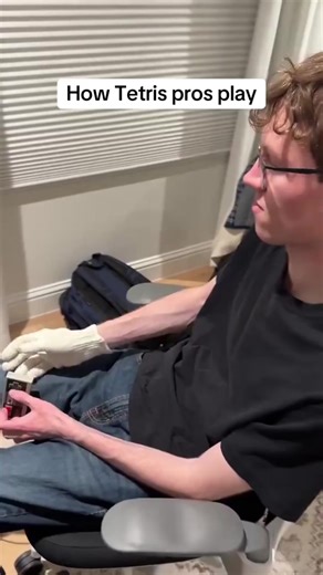 Video của 「 ✦ 🇩 🇺 🇾 🇻 🇦 🇷 ✦ 」 (@khonggioihanshort) về Rolling Tetris
