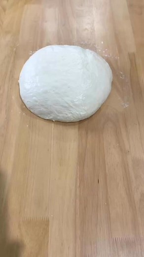 75 reactions | Shaping Batard #sourdough | Milsom Puttasri | Facebook