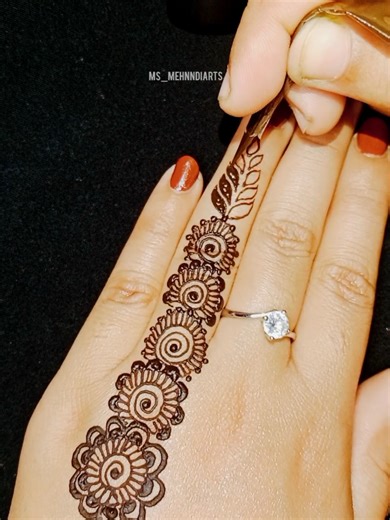 Step-by-Step Mehndi Design Tutorial for Beginners