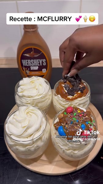 #pourtoi #fypシ #mcflurry : Recette MCFlurry maison 🍦🫶🏽💕 Hello la team aujourd’hui c’est mcflurry maison ! Hier il y’a eu un peu de soleil dehors grosse prise de confiance ! Donc j’ai fait des glaces 😂 Dit moi en commentaire votre mcflurry préférer moi c’est MMS caramel 😋🍦 !! 🐥 C’est partie pour cela il te faudra (pour 4 grand mcflurry) ➡️ 300g de crème liquide ➡️ 250g de mascarpone ➡️ 2 cuillère à café d’arôme de vanille ➡️ une gousse de vanille ( facultatif) ➡️ du Lait concentrer ( en f