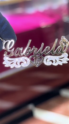 Nombres Perfectos para Quinceañeras y Joyería Elegante