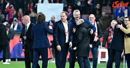 MS ve fotbale ONLINE: Česko bude mít základnu v Dallasu. Drahý postup pro útočníka Bosny