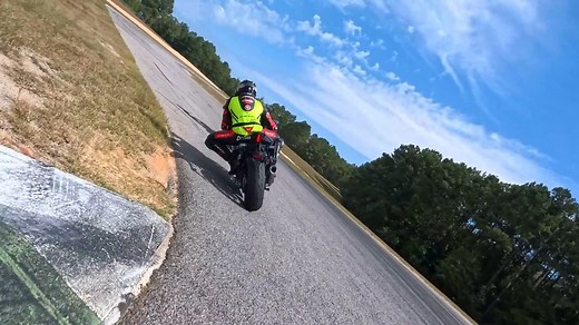 Join us at Carolina Motorsports Park, Oct 11–12. Fall temps are perfect and CMP is so much fun—flowy, technical, and a great place to refine control. Check out Yamaha Champions Riding School instructors use the brakes to close radius into the apex, then open the throttle to open radius on exit. Lock your spot and level up your riding. www.champschool.com | N2 Track Days