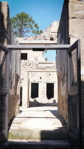 Ercolano, aprono la Casa del Colonnato Tuscanico e la Casa del Sacello di legno
