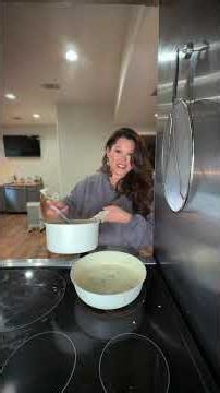 Make dinner with me 🤗 Creamy Boursin Pasta #short #shorts #erica_sherwood