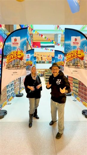 Mohamed.Nabil on Instagram‎: "🔥 أقوى عروض الهايبر وصلت ديرة 🔥 @nestoburjnahar 📍 Nesto Burj Nahar Mall – Deira 🎉 احتفالات Hyper Drive Anniversary بأسعار تكسر الدنيا: 👶 عربية أطفال 99 درهم 🚲 عجلة أطفال 69 درهم 🧳 شنط سفر ABS طقم 3 قطع 89 درهم 📱 Samsung S25 Ultra 2999 درهم 🍅 الطماطم الكيلو 1.5 درهم 🐟 King Fish الكيلو 17.99 درهم ⏰ عروض محدودة ولفترة قصيرة 🏃‍♂️ الحق العرض قبل ما يخلص تابعوا العروض أول بأول 👉 @nesto_deira_"‎