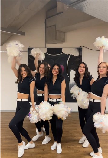 Everytime the beat drops ✨ #dance #fy #basketsdanceteam #telekombaskets #bonn