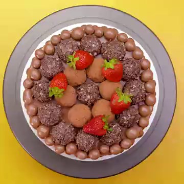 Easy decorating techniques for perfect chocolate cakes