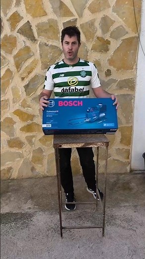 Unboxing Bosch GFP 18V-10 cordless electric grease gun from the professional range.