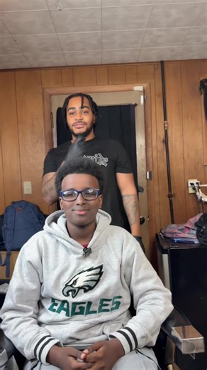 I went to @Minneapolis Barber | DaeCutz to get this fresh and clean cut #fyp #viral #foryoupage #foodreview