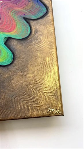 5K views · 303 reactions | New exciting wiggle wave fluidart piece is out on my youtube right now. (you can see it in the comment bellow). This was super easy yet effective technique with amazing result. Wil. you try it? #art #painting #gold #fluidart #wave #artist #acrylicpour | Mii.paintings | Facebook