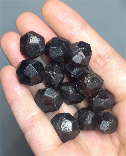 Raw Red Pyrope Garnet Crystals – Madagascar Mined, Rough Stones - Etsy