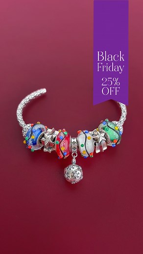 Building an Elfbeads Christmas bangle ✨ Featuring the joyful ChrismtasSnowflake dangle, our colorful Christmas Light Starlight glass beads bead, and Wishing spacers ❄️✨ If you’ve been eyeing these beauties, this might be a good moment — they’re part of the BF offers right now, just saying… 👀✨ What charm would you add to this bangle? Tell me below 💬🎄 #elfbeads #elfbeadslove #elfbeadschristmas #charmbracelets #braceletlover #charmcollection #christmascharms #christmasjewellery | Elfbeads