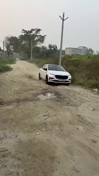 🚗 Skoda Slavia 1.0 TSI Sportline | Off-Roading Test on Village Roads | Power & Performance Check