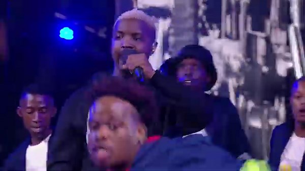 WOODBLOCKS DJ's ft Kwesta, Buzzi Lee, Kane Keid and Tony Dyimane performing Suta Baba Remix (LIVE)