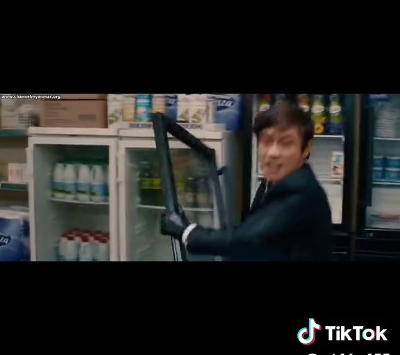 Exciting Action Sequences in RED 2 Movie