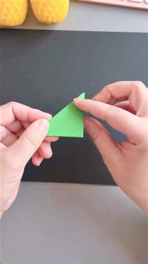 technique for making pineapple motifs using fruit wrapping netting #technique #pineapple #motifs