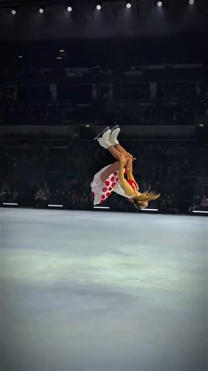 Yana Rudkovskaya on Instagram: "5 Героев : @dmitry_aliev , Елисей Иванов и наши девочки из @angelsofplushenko : Люба @rubtsovalyuba , Злата @saprina_zlata , Полина @lyanenkopolina , которые прыгали для наших зрителей сальто каждое шоу ! Такого пражкового контента нет ни на одном шоу в мире, только на @plushenko.show 🔥"