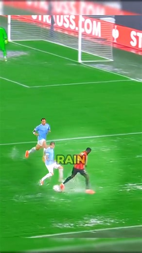 Players & Bad Weather 😲 #football #soccer #reelsvideoシ | Kuza