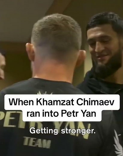 Khamzat checks Petr Yan grabbing #petryan #khamzatchimaev #ufc323 #bantamweight #worldchampion