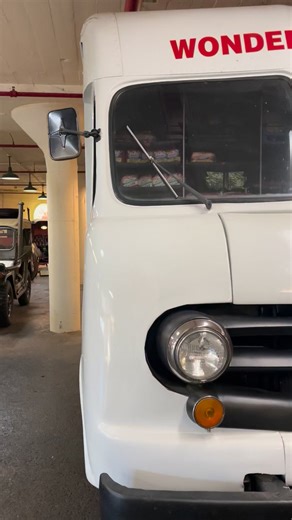 Not just a truck, but a moving reminder of the everyday history we often overlook. This Wonder Bread delivery vehicle once made countless stops, ensuring fresh bread reached every store. 🚚🍞 | National Automotive and Truck Museum