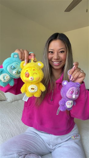#Ad My personality comes through as soon as I have my @Care Bears™ Caring Cuties with me! They are the perfect accessory to match your mood and add color to any outfit. They are so easy to clip on to your outfit, bag, keys or phone and swap throughout the day. Care Bears Caring Cuties are now available at Walmart and Target. @Basic Fun Toys #caringcuties #carebears #ownyourvibe #styledwithcare 💖