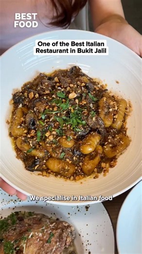 Best Food Malaysia on Instagram: "One of the best Italian Restaurant in Bukit Jalil 🤤💖 Their secret? They use quality ingredients in all their dishes like Lurpak Butter! 🤯 📍Pentos & Basil, C-1-9, Aurora Place, Persiaran Jalil 1, Bandar Bukit Jalil, 57000 Wp, Wilayah Persekutuan Kuala Lumpur 🕰️Mon-Thurs 12-3PM & 6-10PM, Fri-Sun 12-10PM"