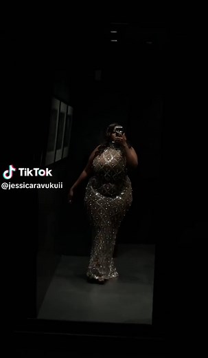 Strutting in my birthday dress🤭 #strut #goviral #trendingvideo #bbw #southafricatiktok🇿🇦