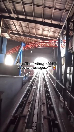 Superman Escape: Must-Try Roller Coaster in Australia