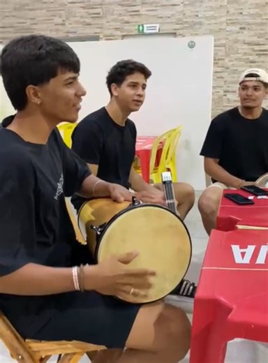 🎶 Retalhos de cetim 🎶 #grupocruzcredo #Pagode #musica #percusao #paraiba