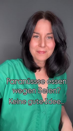 💕 Hashimoto & Paranüsse 💕 Deutschland ist Selen-Mangelgebiet, und Umweltschadstoffe bremsen die Aufnahme in unserem Körper zusätzlich. 💕 Die Aufgabe von Selen in unserem Körper: 👉 Selen ist Bestandteil von Enzymen, die freie Radikale neutralisieren und so die Zellen vor oxidativem Stress schützen 👉 Selen ist wichtig für die Produktion & Umwandlung von Schilddrüsenhormonen und spielt somit eine Rolle bei der Regulierung des Stoffwechsels. 👉 Selen unterstützt das Immunsystem und trägt zur Ab