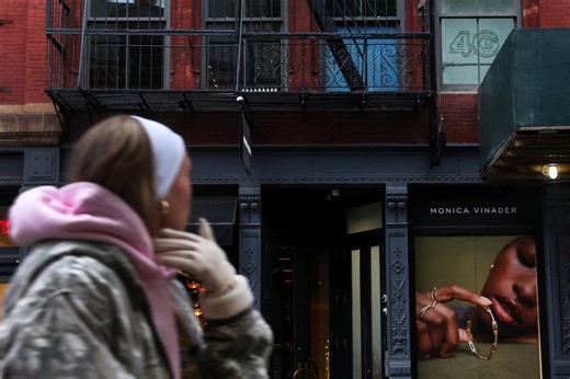 Thieves steal almost $2M in merchandise from NYC celebrity boutique