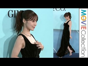 Arimura Kasumi, wearing a gorgeous necklace around her chest. She captivates with her backless bl...