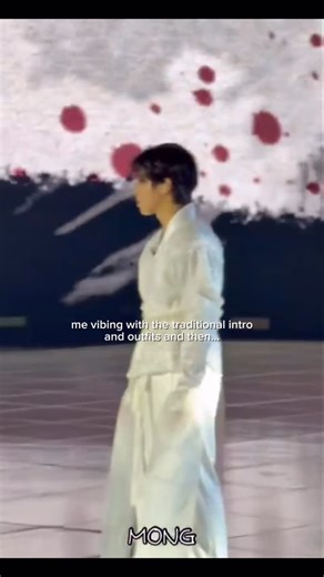 hannie + innie updates ♡ on Instagram: "My jaw literally fell through the floor. What is his workout routine bc I need the info ASAP. 🤧 Fancam CR to the owners! I added the caption and audio. 🐿️ #hanjisung #straykids"