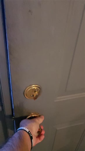 ❄️ First Snow. First Light. Pure Alpha. ❄️ It’s early morning — the first snowfall of the season. The front door opens, and there it is… the Ford F-150, engine idling, Alpha 360™ lights cutting through the cold air and bouncing off the fresh snow. Four lights rotating in sync, reflecting that perfect starburst glow only glass watermelon lenses can create. It’s calm, it’s clean, it’s everything a winter morning should be. The Alpha 360™ isn’t just a light — it’s a statement. 🔦 Steady Burn – smoo