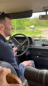 Bienvenue à bord du camping-car de Basile, un Autostar de 1981 sur base de Ford Transit. C’était le camping-car de ses grands-parents. Et Basile a entièrement restauré pour le conserver à l’image de ses souvenirs d’enfance. la vidéo complète en commentaire. | Petites Observations Automobiles - POA