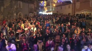 In diretta da FALLASCOSO di Torricella Peligna un piccolo paese ai piedi della Majella... che dire! Siete uno spettacolo, siete tantissimi 😃 #cicirinellalivetour2018 #fallascoso #28agosto2018 #condividetetutti #pienoneanchedimartedì #yeppa | Tequila & Montepulciano Band