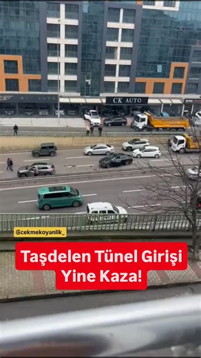 Çekmeköy Anlık on Instagram: "Neredeyse her hafta aynı nokta… Aynı haber… Taşdelen Tüneli girişinde bir trafik k•zası daha meydana geldi. Sürücüler bu bölgede sürekli benzer k•zaların yaşandığını söylüyor. Peki sizce sorun ne? Yol yapısı mı, yoğunluk mu, dikkatsizlik mi? Bu noktada siz de risk yaşıyor musunuz? Yorumlara yazın, konuşalım. 👇"